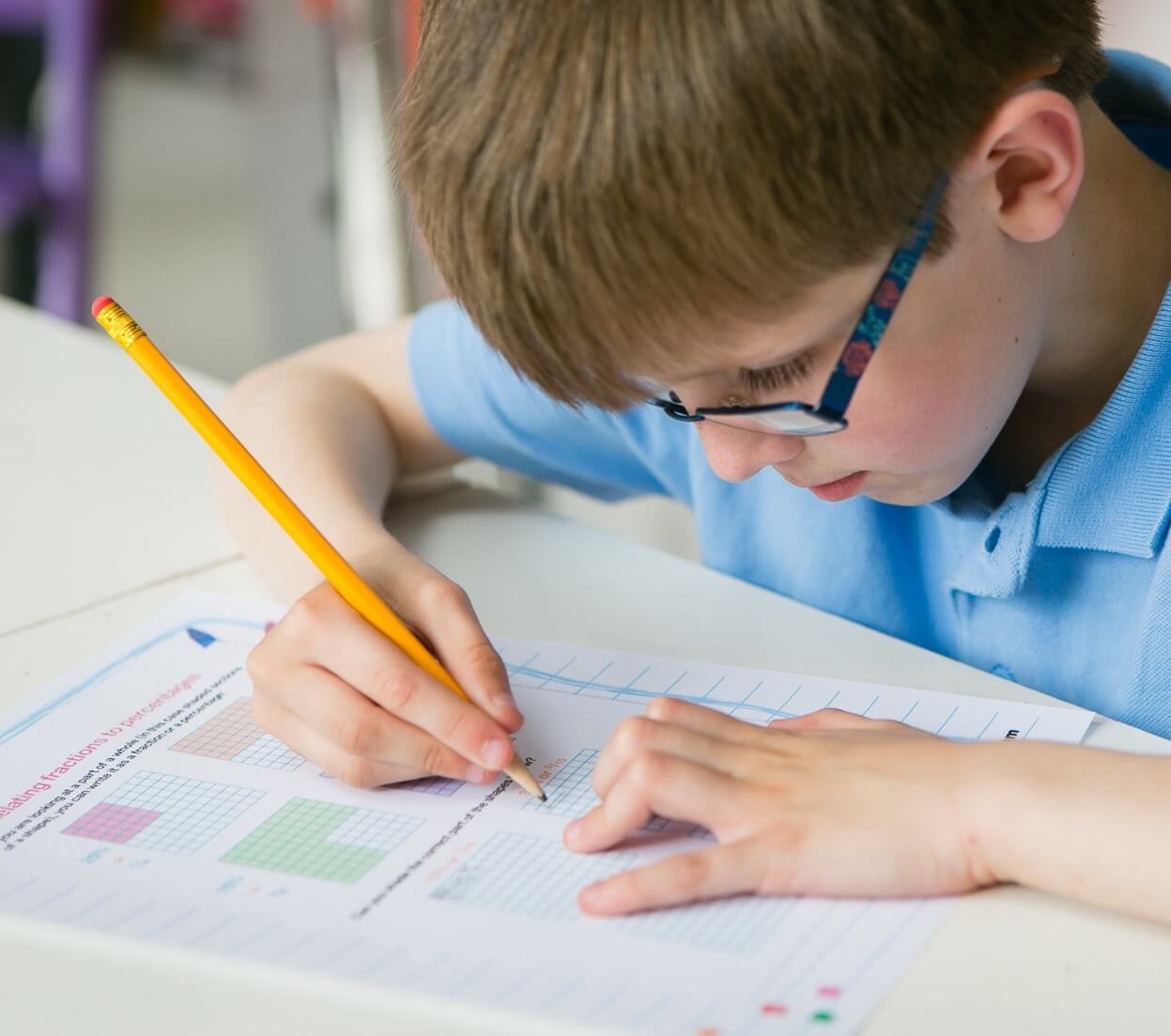 Student taking a summer math course with Tutorax